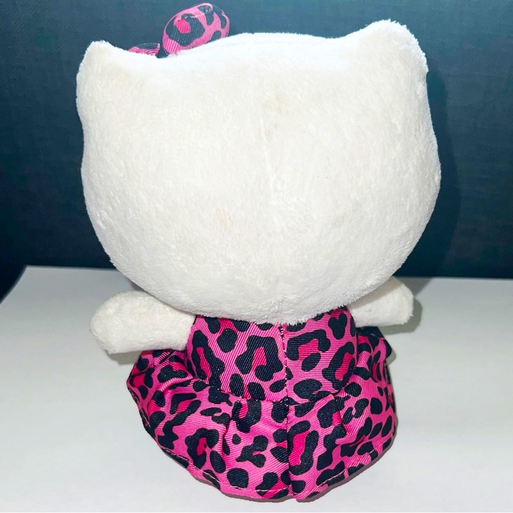 2012 Pink Leopard Hello Kitty - Picture 2 of 4